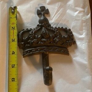 KING 👑 TOWEL HOLDER